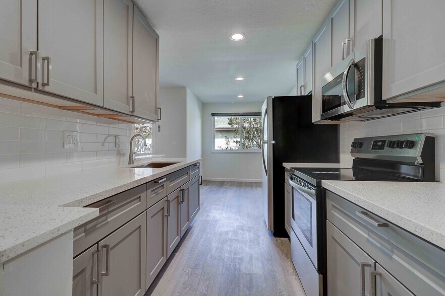 More Photos Of 630 Masonic Way, Belmont Apartments For Sale