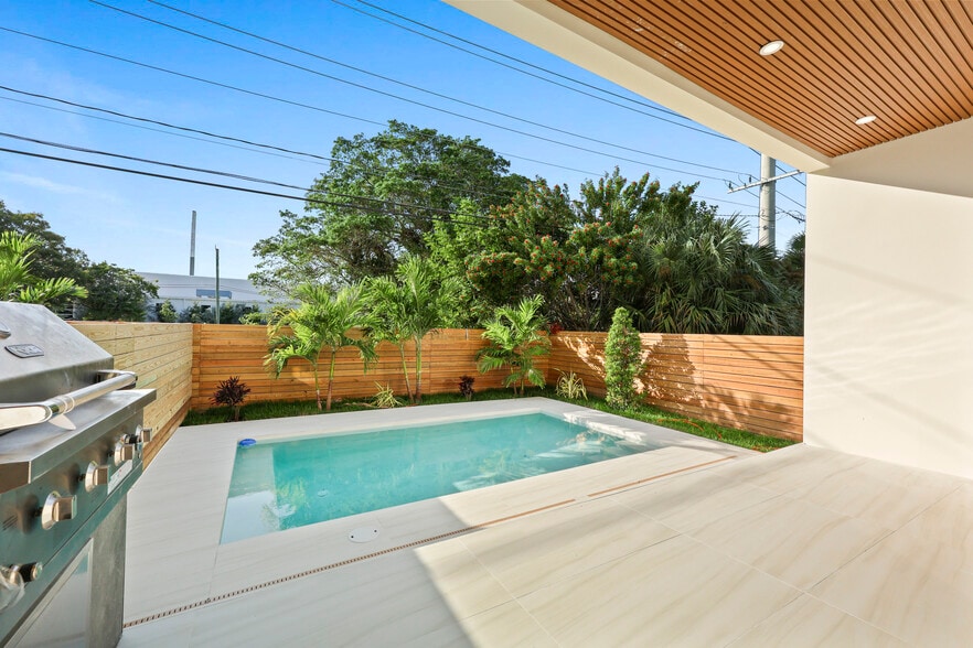 More Photos Of 1321 NE 13th Ave, Fort Lauderdale Multifamily For Sale