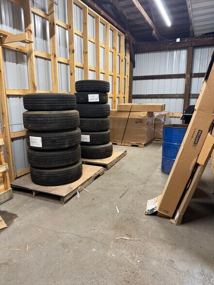 More Photos Of 2318 Ridge Rd, Eau Claire Warehouse For Lease