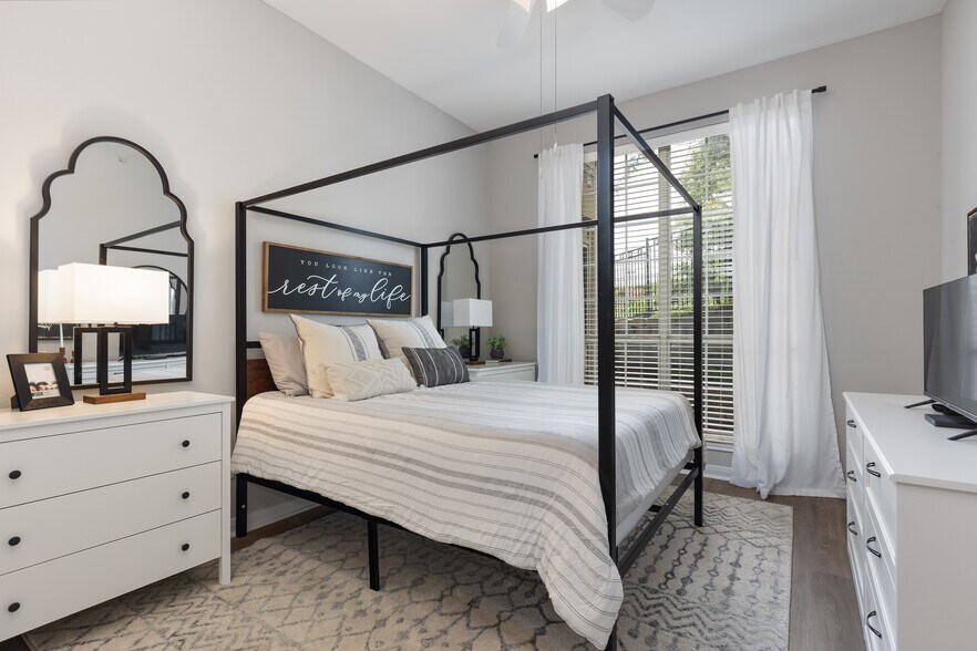 More Photos Of 1800 S Brentwood Blvd, Saint Louis Apartments For Sale