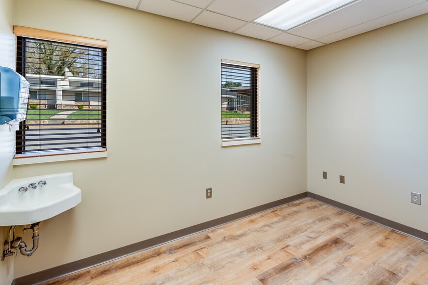 More Photos Of 138 N Main St, Canton Healthcare For Sale
