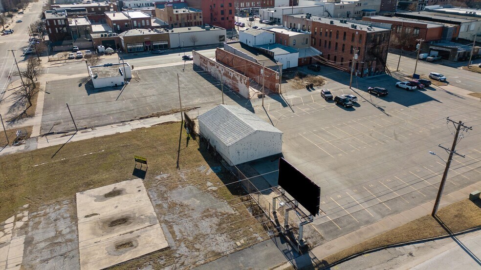 More Photos Of 100 Dewey Ave, Bartlesville Light Manufacturing For Sale