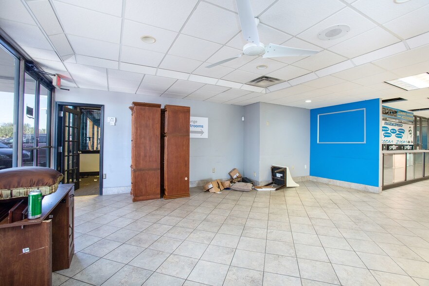 More Photos Of 6239 S Orange Blossom Trl, Orlando Auto Dealership For Sale