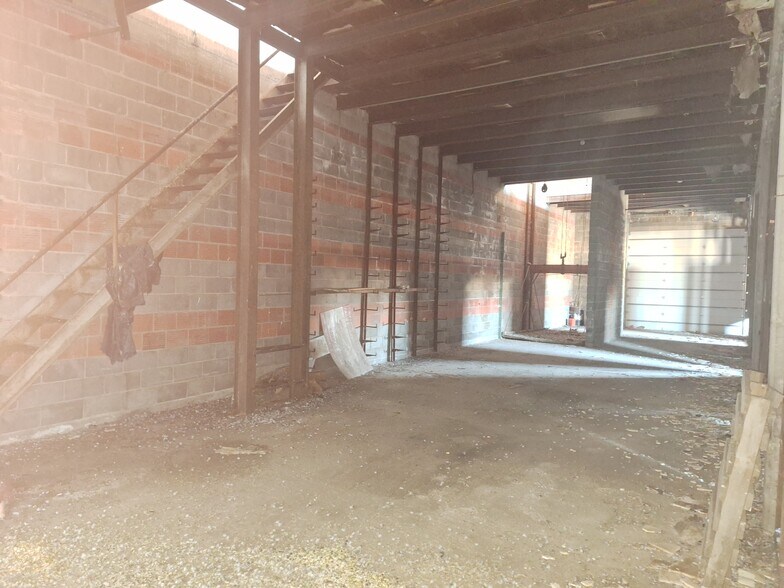 More Photos Of 808 Pacific st, Lexington Specialty For Sale