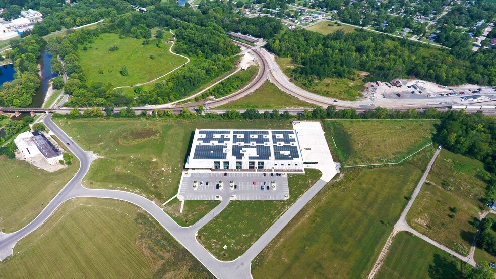 More Photos Of 2220 E Bunch Blvd, Muncie Manufacturing For Lease