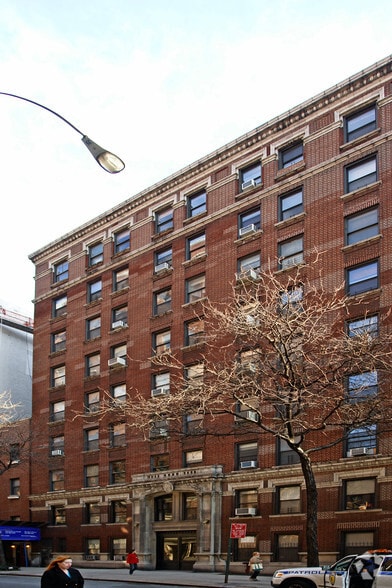 More Photos Of 225 W 71st St, New York Apartments For Lease
