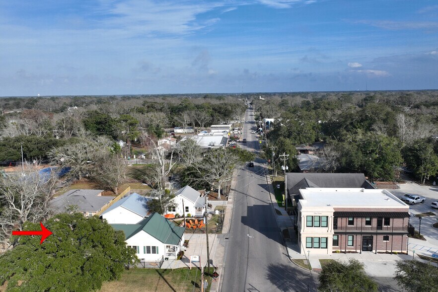 More Photos Of 1705 Government St, Ocean Springs Office For Sale