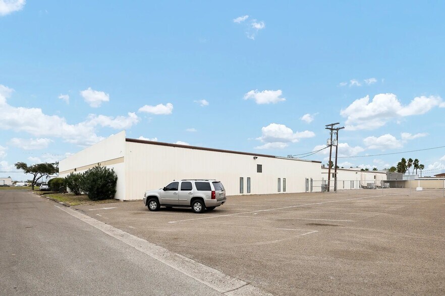 More Photos Of 1503 W Polk Ave, Pharr Office For Sale