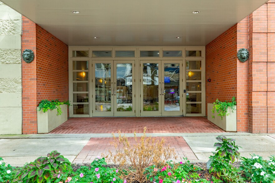 Primary Photo Of 800 Market St, Chattanooga Apartments For Lease