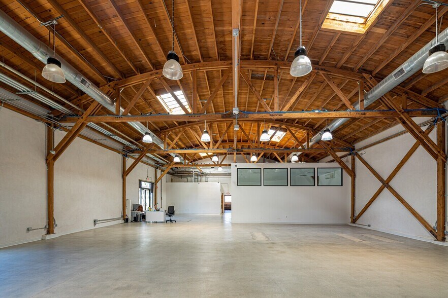 More Photos Of , Los Angeles Flex For Sale