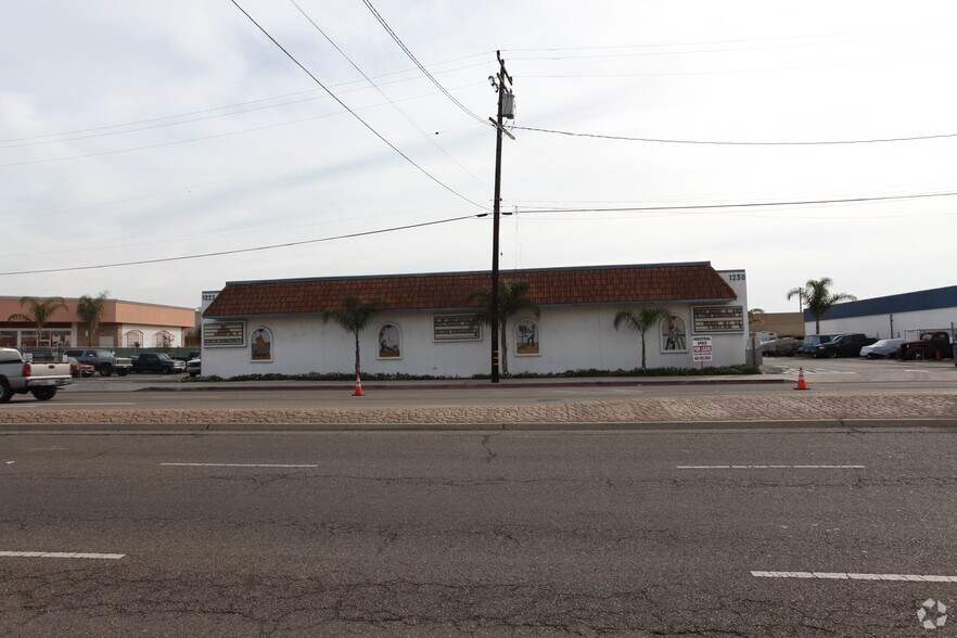 More Photos Of 1222-1230 Saviers Rd, Oxnard Industrial For Sale