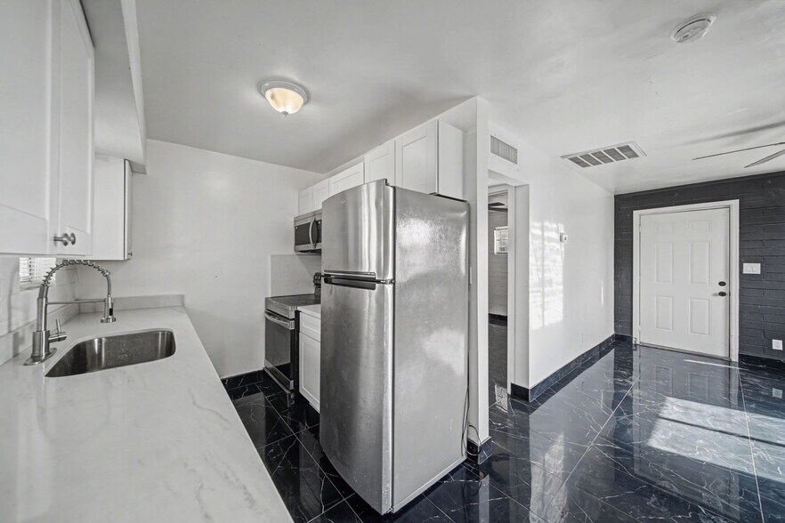 More Photos Of 4028 S 15th St, Phoenix Multifamily For Sale