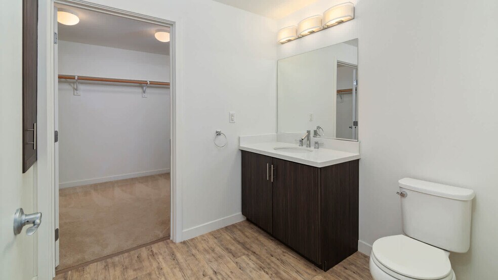 More Photos Of 1333 Powell St, Emeryville Apartments For Lease