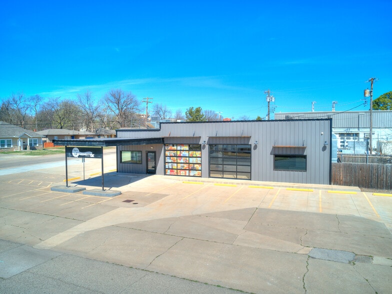 Primary Photo Of 504 Stinson St, Norman Convenience Store For Sale