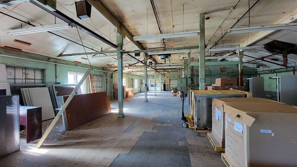More Photos Of 385 King St, Hanover Warehouse For Lease