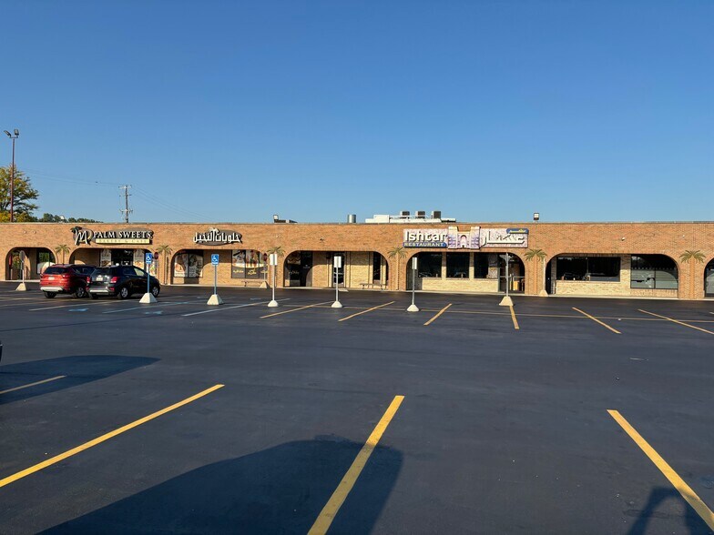 More Photos Of 3605-3843 E 15 Mile Rd, Sterling Heights Freestanding For Lease