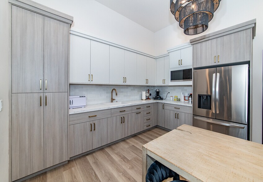 More Photos Of 3169 W Belltower Dr, Meridian Office For Sale