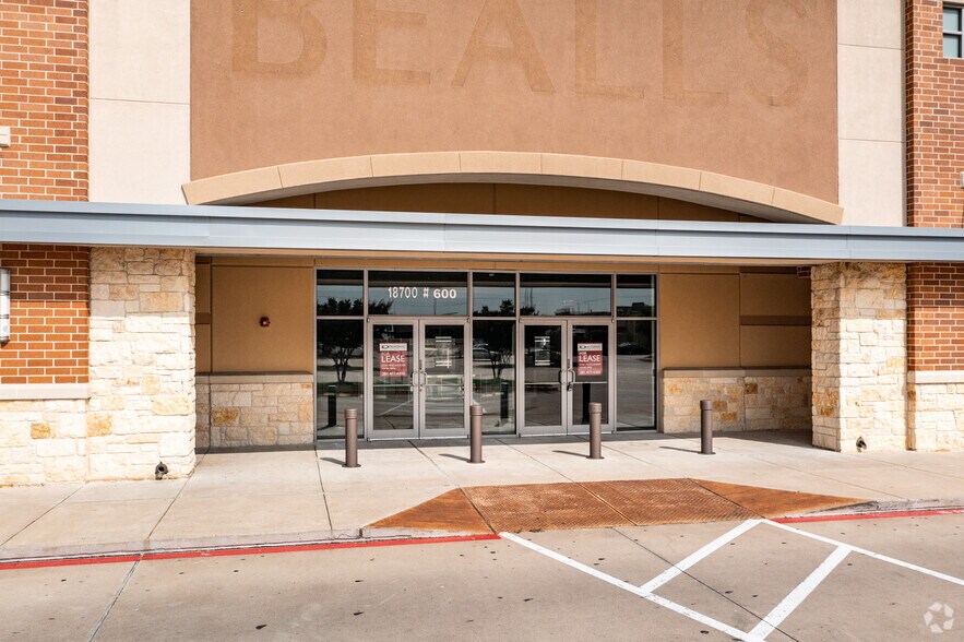 More Photos Of 18470 Fm-685 Blvd, Pflugerville Unknown For Lease