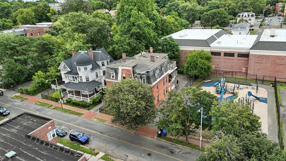 More Photos Of 263 Union St, Springfield Apartments For Sale