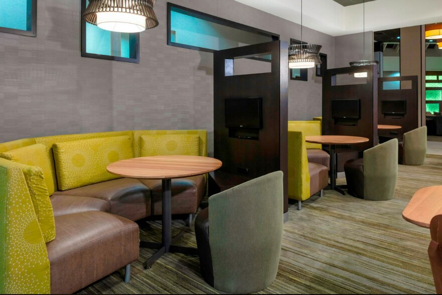 More Photos Of 1721 E Central Texas Expy, Killeen Hotel For Sale