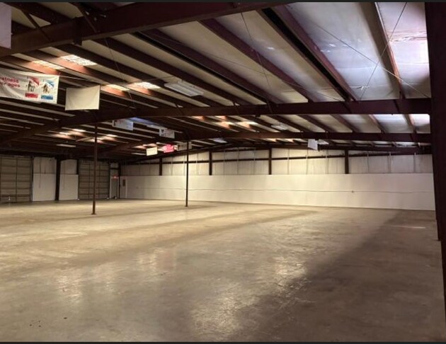 More Photos Of 11032 Spencer Hwy, La Porte Warehouse For Lease