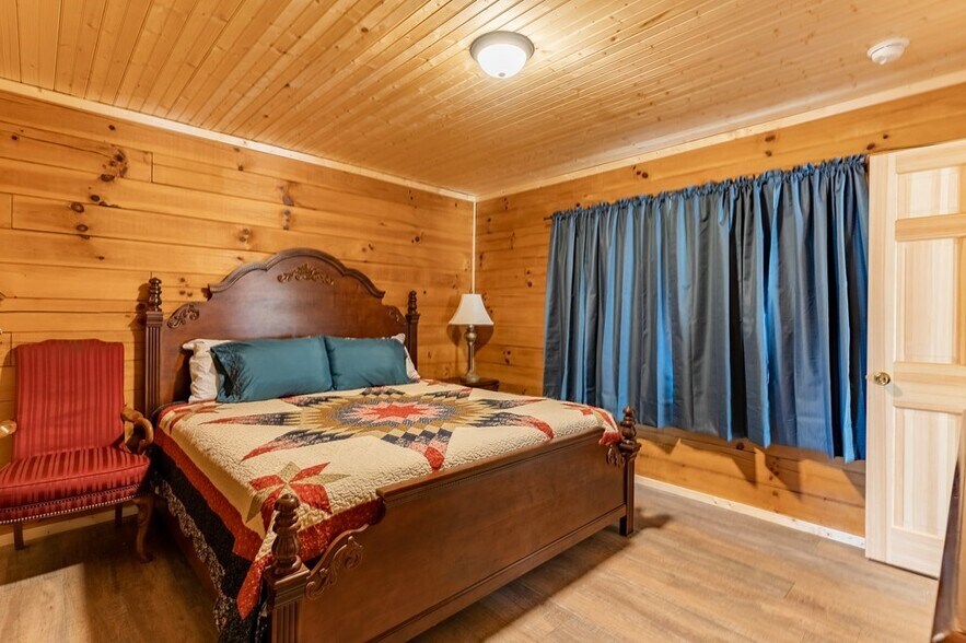 More Photos Of 235 Farmers Market Dr, Hillsville Restaurant For Sale