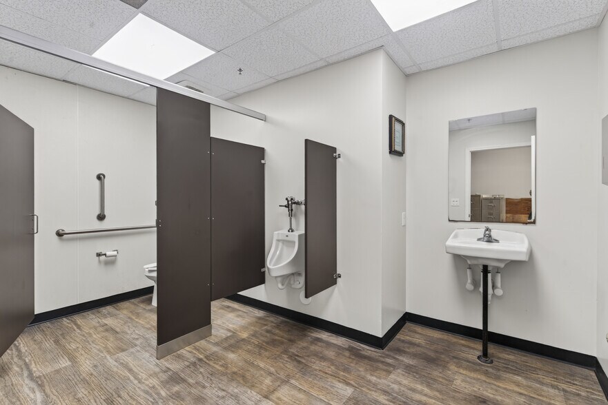 More Photos Of 439-489 N Cannon Blvd, Kannapolis Unknown For Lease