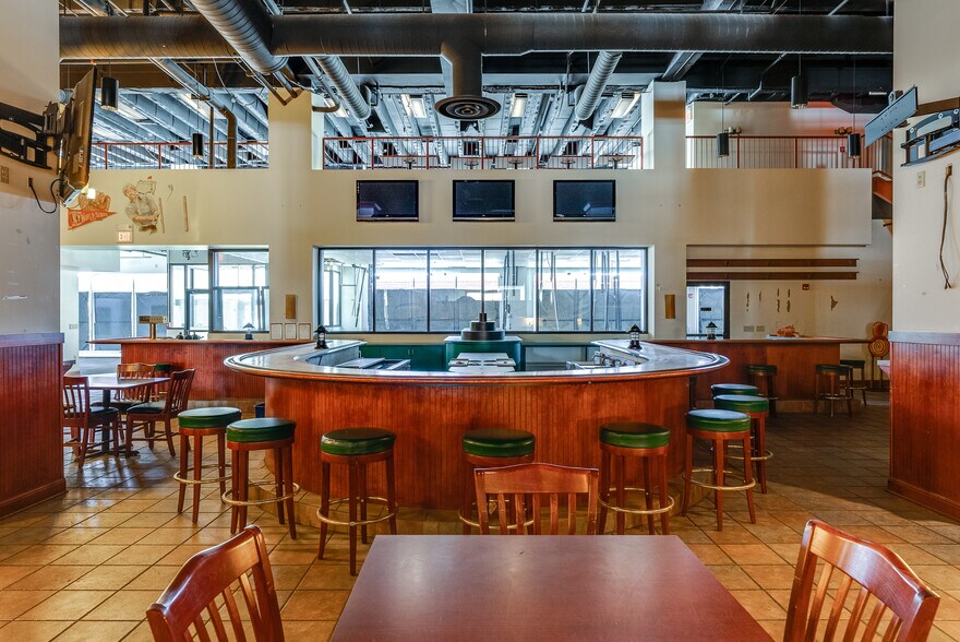 More Photos Of 222 S Main St, Akron Office For Sale