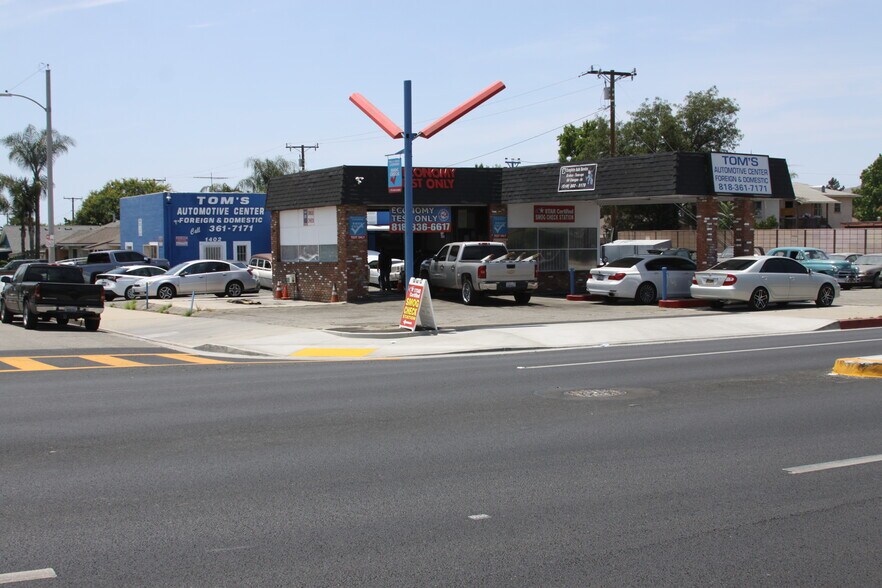 Primary Photo Of 1400 Glenoaks Blvd, San Fernando Auto Repair For Sale