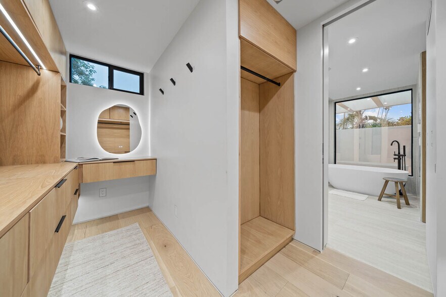 More Photos Of 7372 Fay Ave, La Jolla Multifamily For Sale