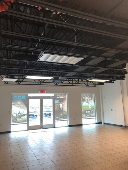 More Photos Of 21580 Atlantic Blvd, Sterling Warehouse For Lease