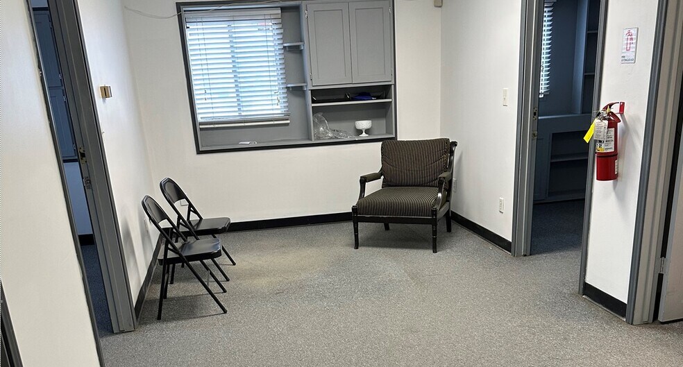 More Photos Of 642 US Highway 80 E, Sunnyvale Flex For Lease