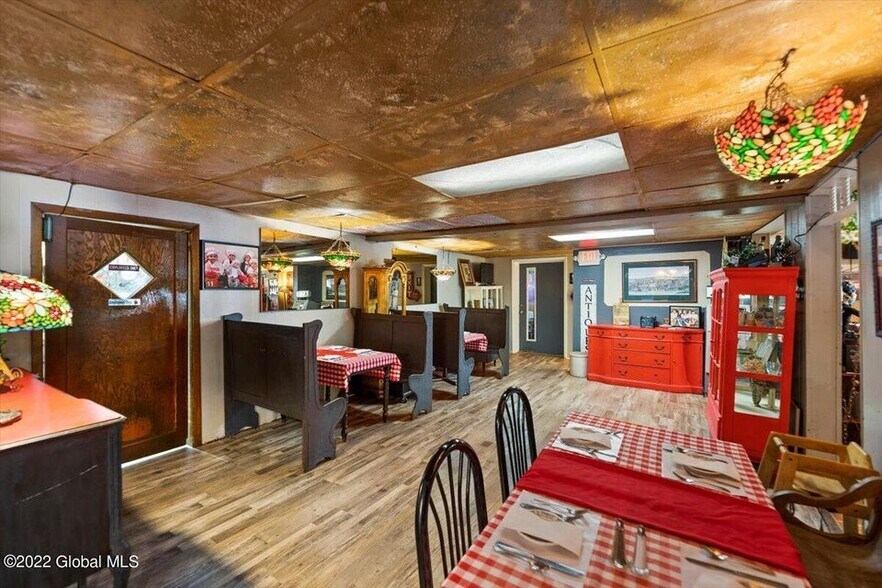 More Photos Of 67 Bridge St, Amsterdam Restaurant For Sale