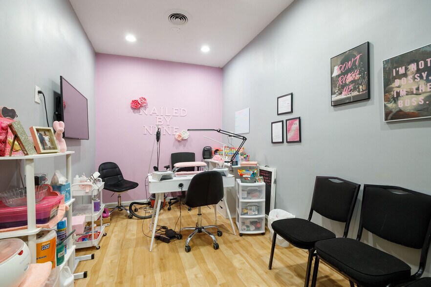 More Photos Of 2825 S Crater Rd, Petersburg Storefront Retail Office For Sale