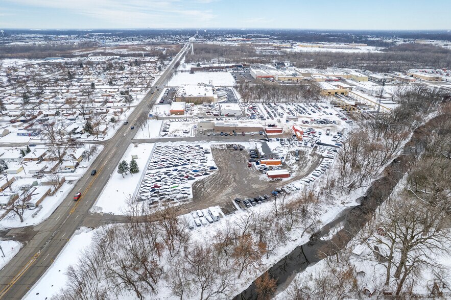 More Photos Of 3120 E 170th St, Lansing Truck Terminal For Sale