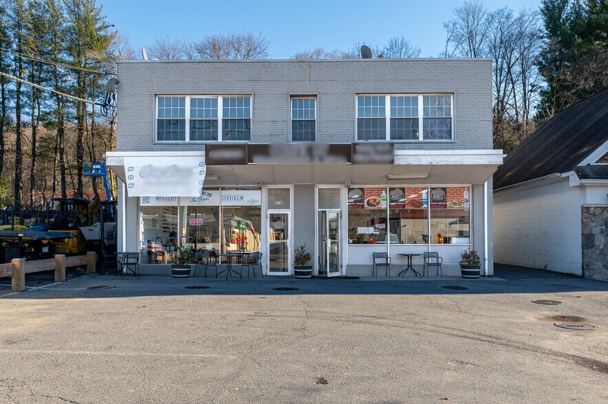 More Photos Of 524-526 Bedford Rd, Bedford Hills General Retail For Sale