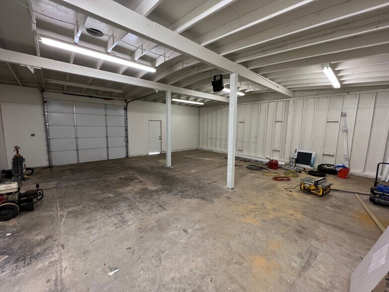 More Photos Of 12404 NE 153rd St, Brush Prairie Warehouse For Lease