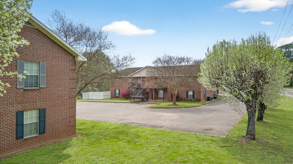 More Photos Of 560 Coliseum Blvd, Montgomery Apartments For Sale