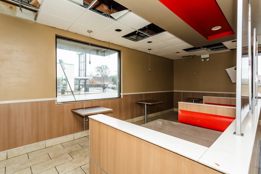 More Photos Of 224 E 103rd St, Chicago Fast Food For Sale
