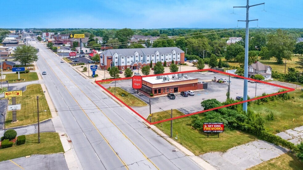 Primary Photo Of 320 Dixie Way, South Bend Fast Food For Sale