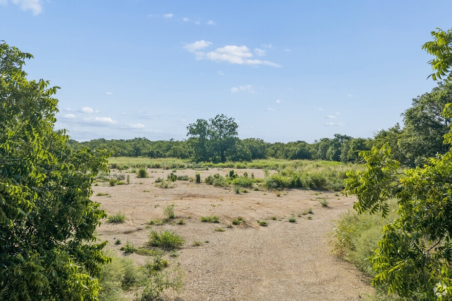 More Photos Of 12905 Lowden Ln, Manchaca Land For Sale
