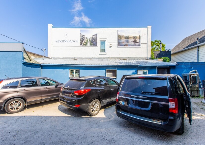 More Photos Of , Collingwood Unknown For Sale