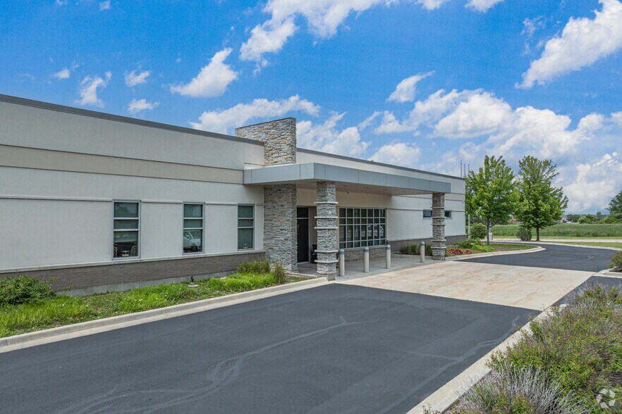 Primary Photo Of 1630 Gateway Dr, Sycamore Office For Sale
