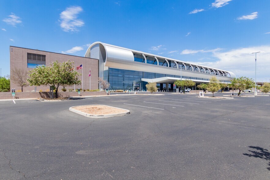 More Photos Of 4120 E Madison St, Phoenix Warehouse For Lease