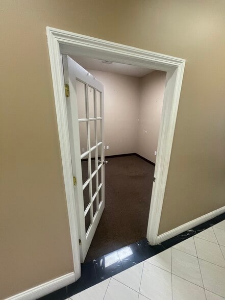 More Photos Of 180 Ferry St, Newark Storefront Retail Office For Lease