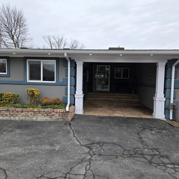 More Photos Of 2005 Deer Park Ave, Deer Park Medical For Lease