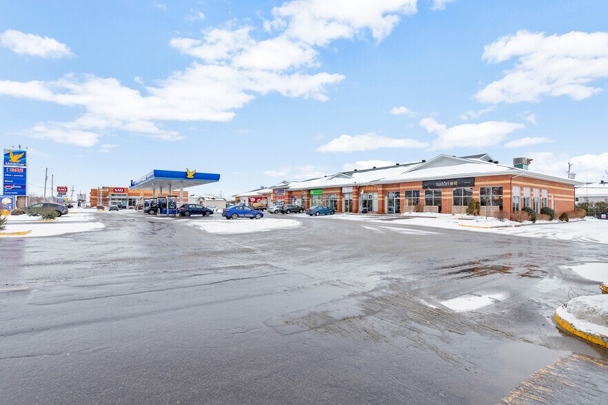 More Photos Of 276-280 Boul Saint-Luc, Saint-jean-sur-richelieu Storefront Retail Office For Lease