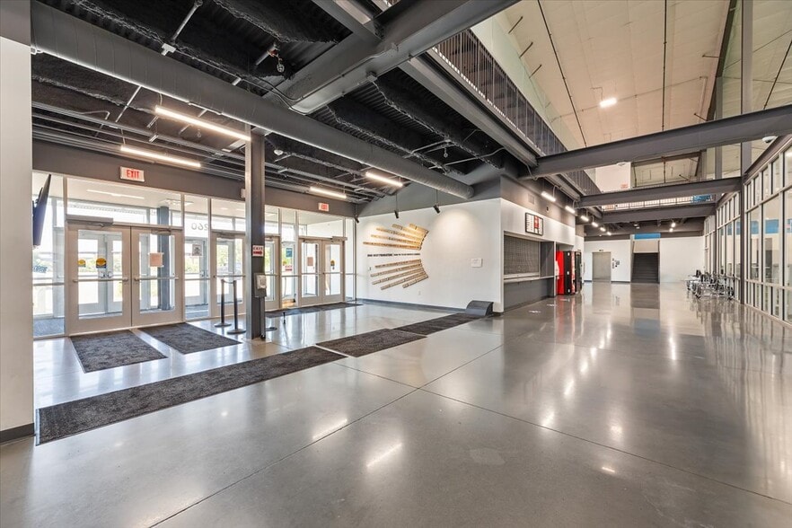 More Photos Of 3260 Mid America Dr, Council Bluffs Sports And Entertainment For Lease