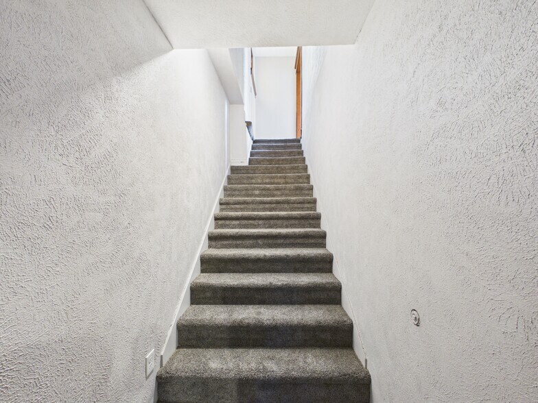 More Photos Of 220 E 6th St, Minden Office Residential For Sale