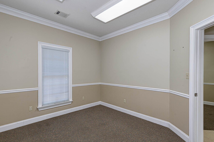 More Photos Of 5050 Warm Springs Rd, Columbus Office For Sale